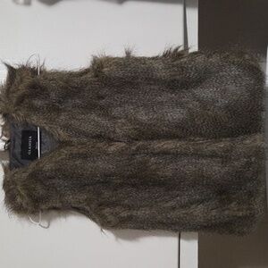 Faux Fur Vest p2p18 L24 Glamsia